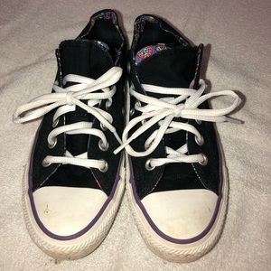 Converse black sneakers Sz 7